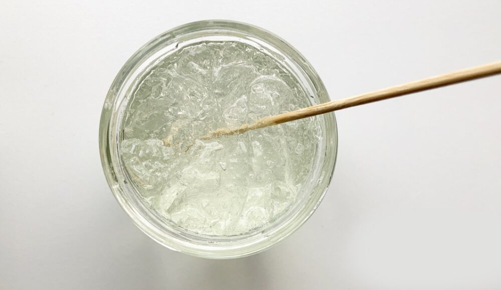 保冷剤とハッカ油を使った消臭剤の作り方