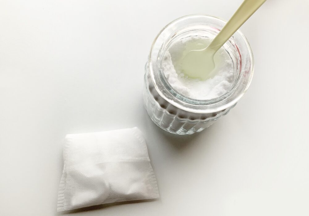 重曹とハッカ油を使った消臭剤の作り方