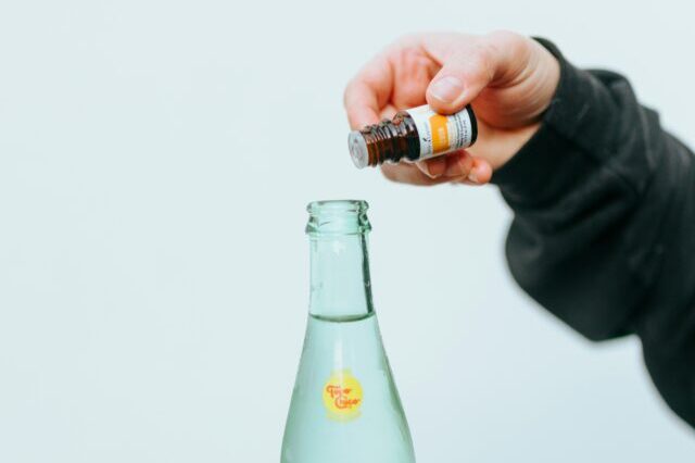 精油を飲み物に入れるのはNG