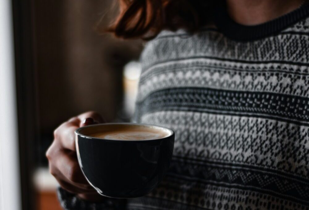 コーヒーを飲む