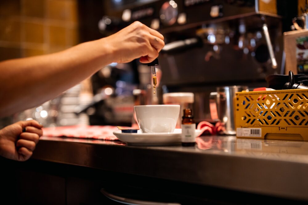 味が苦手なら食品や飲み物に混ぜる方法もある