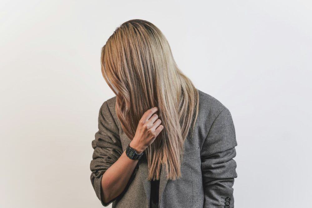 【女性の抜け毛・薄毛に】CBDは効果あり?頭皮ストレスを癒すヘアケア習慣